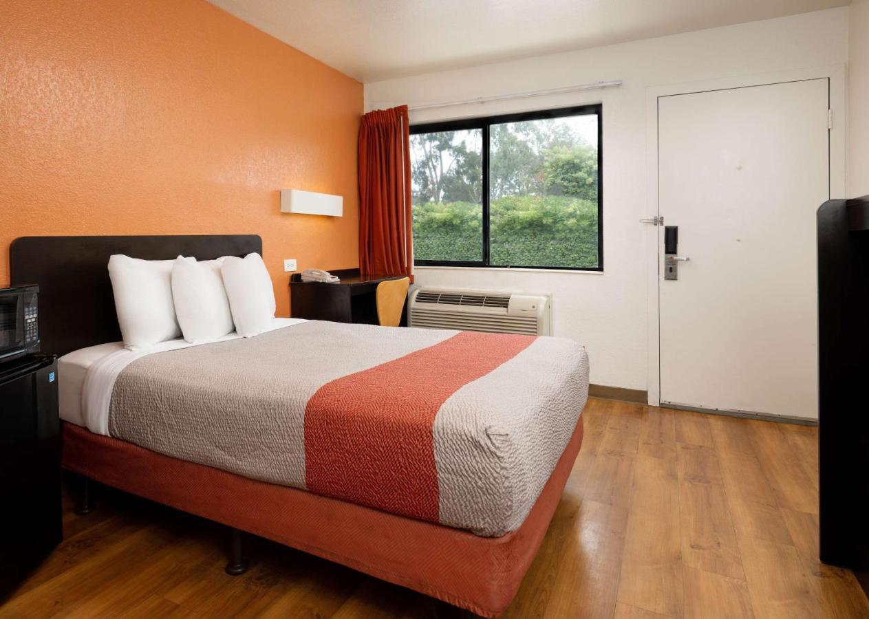 Motel 6-Camarillo, Ca Екстер'єр фото
